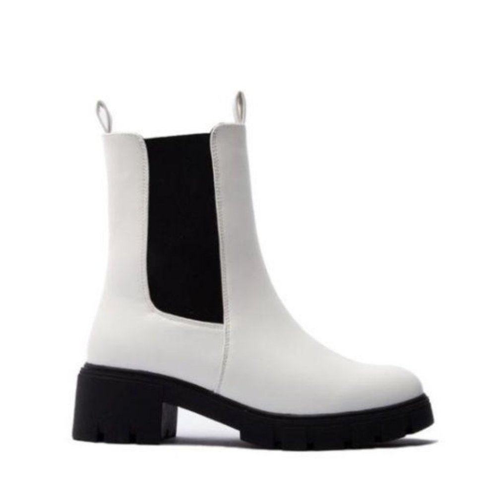 White Chelsea Pull On Lug Sole Boots - Picture 4 of 7